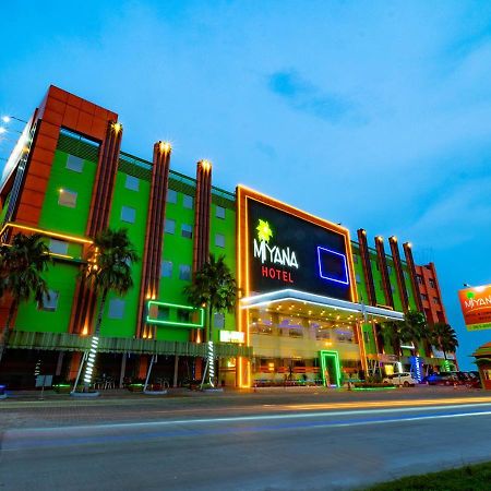 Miyanna Hotel Медан Экстерьер фото