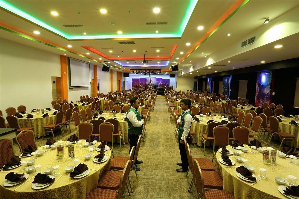 Miyanna Hotel Медан Экстерьер фото