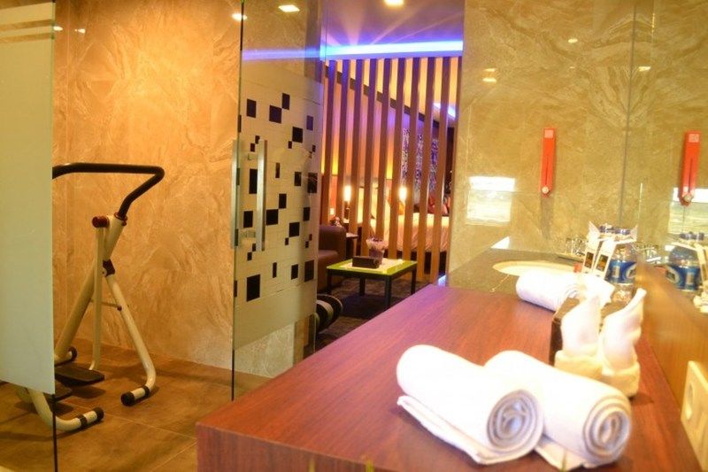 Miyanna Hotel Медан Экстерьер фото